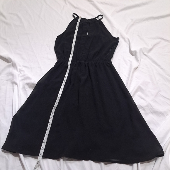 H&M | Black sleevless key hole women's dress - Picture 6 of 9